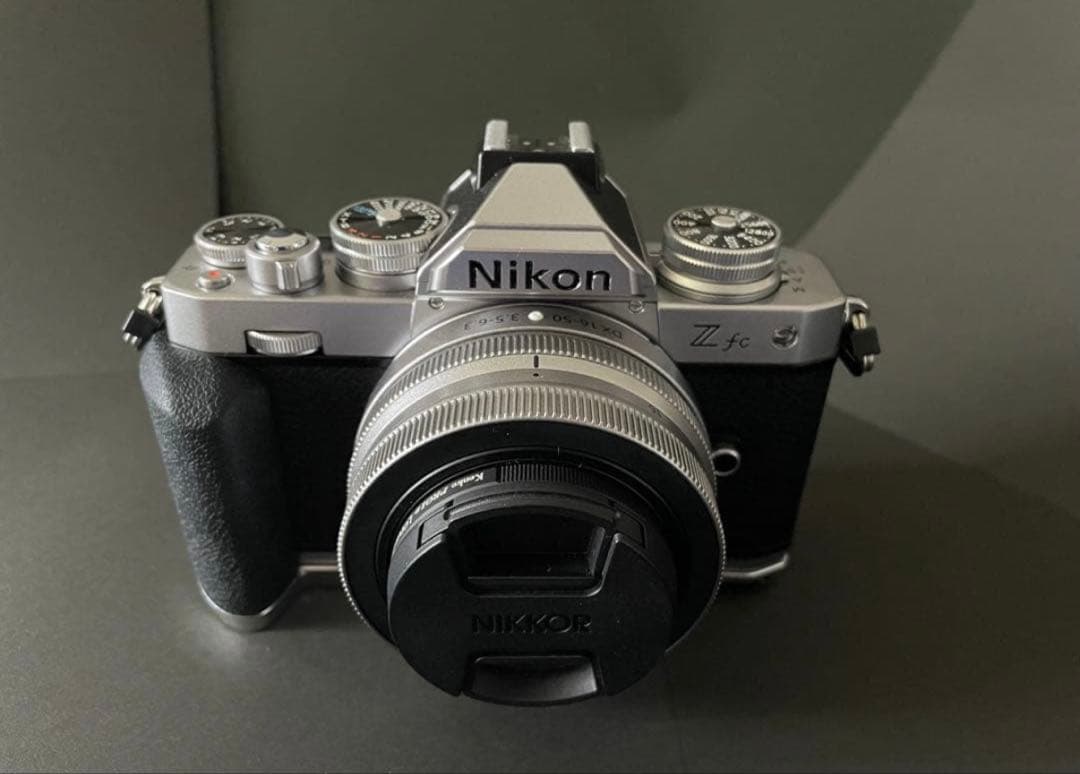 Nikon Z fc ミラーレス一眼カメラ