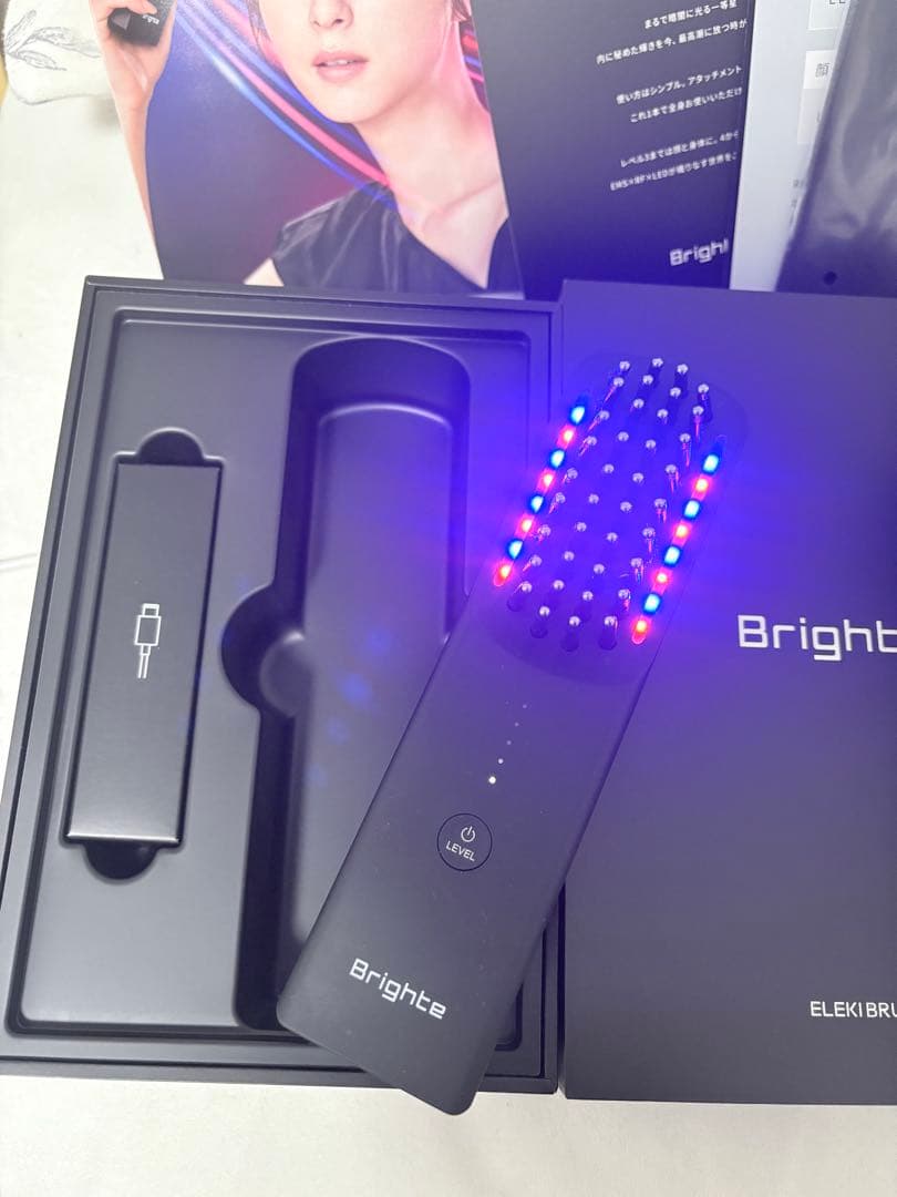 【美品】Brighte ELEKI BRUSH 美顔器　新品エレキローション付き