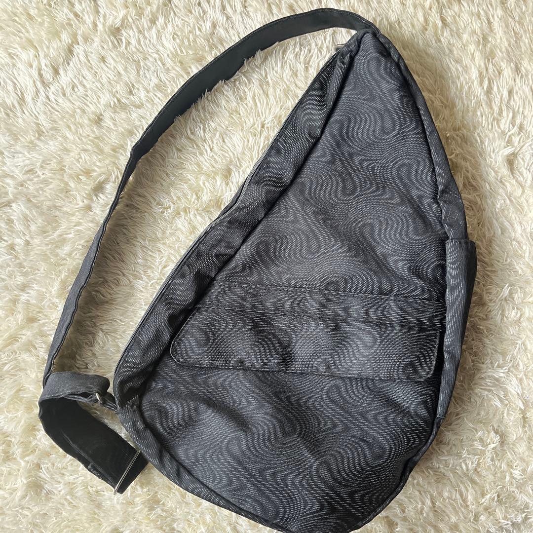 極美品　ヘルシーバックバッグ Mサイズ 9リットル 黒　ブラック