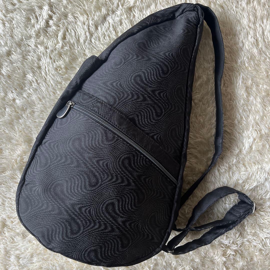 極美品　ヘルシーバックバッグ Mサイズ 9リットル 黒　ブラック