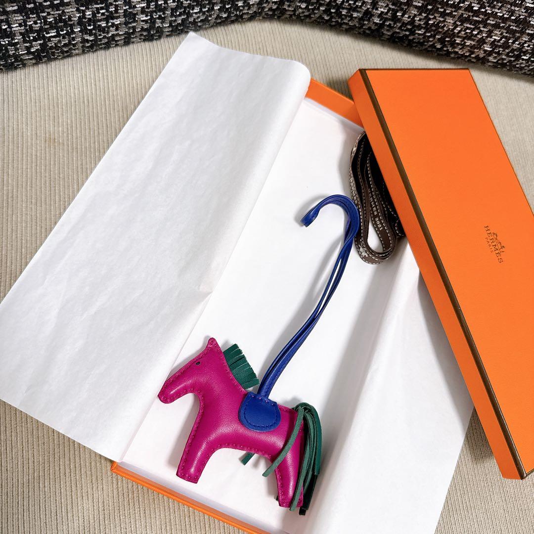 エルメス ロデオ チャーム PM ローズパープル