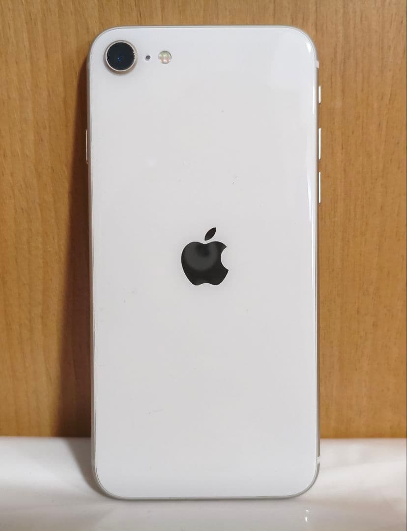 Apple iPhone SE (第3世代) 64GB