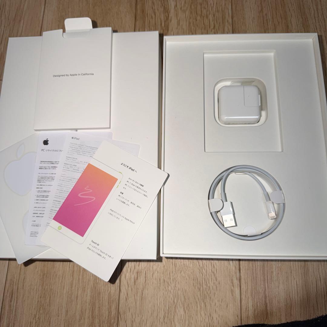 iPad 第6世代　シルバー　32GB WiFiモデル