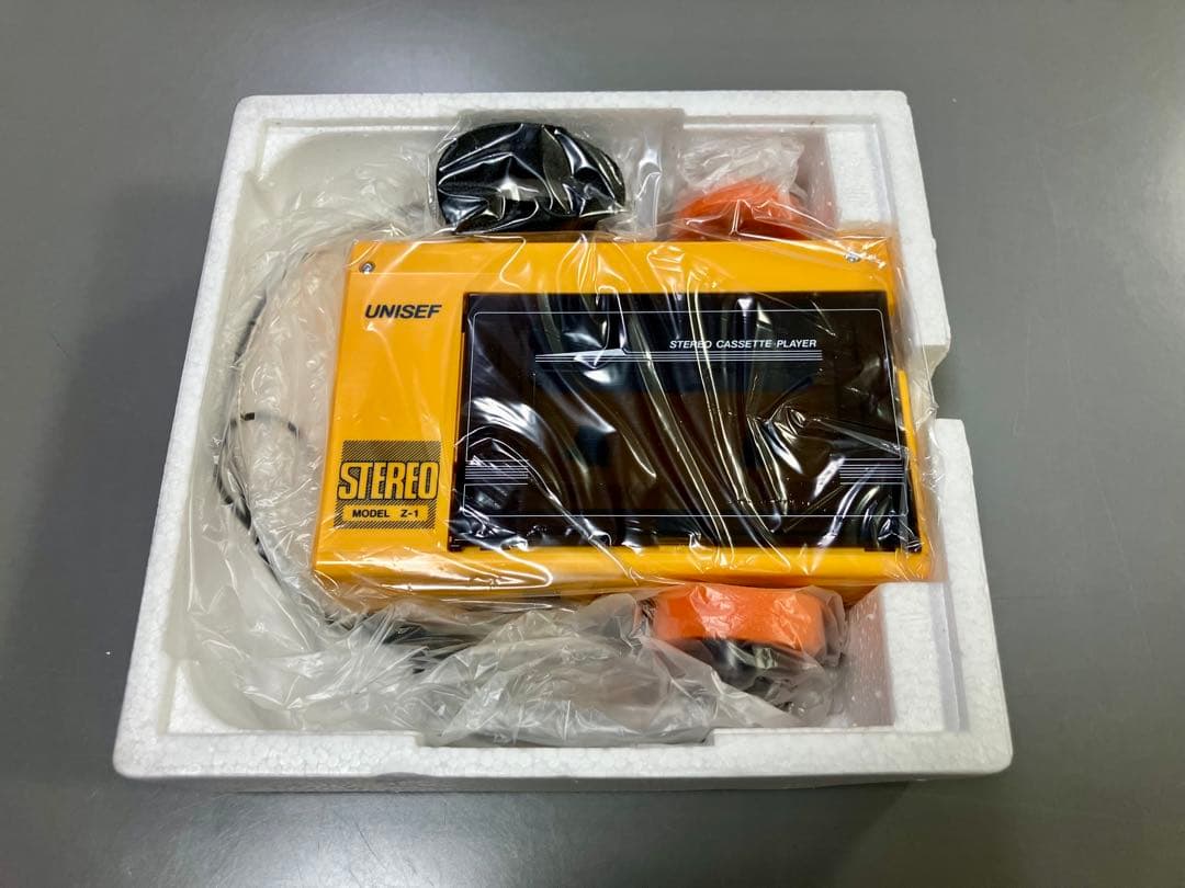 UNISEF ステレオカセットプレーヤー Z-1