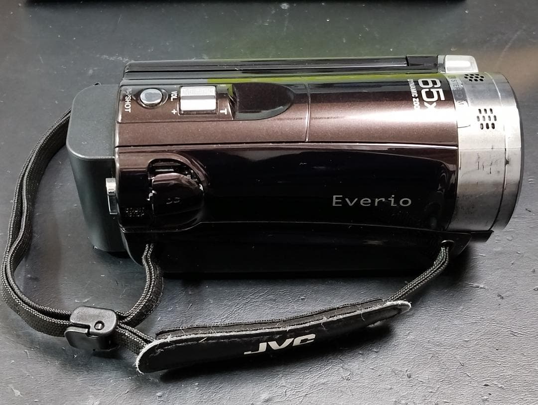 JVC Everio GZ-E565-T 追加バッテリー＆三脚付き