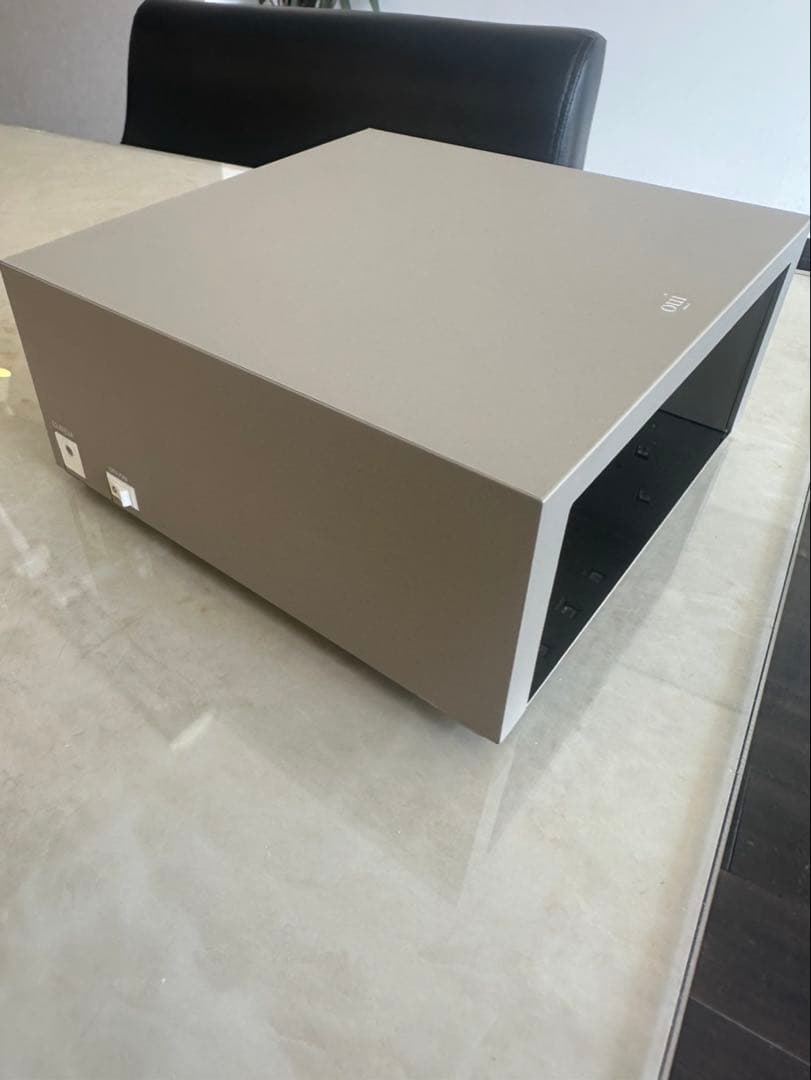 oui nails UV/LEDネイルライト 美容機能付き