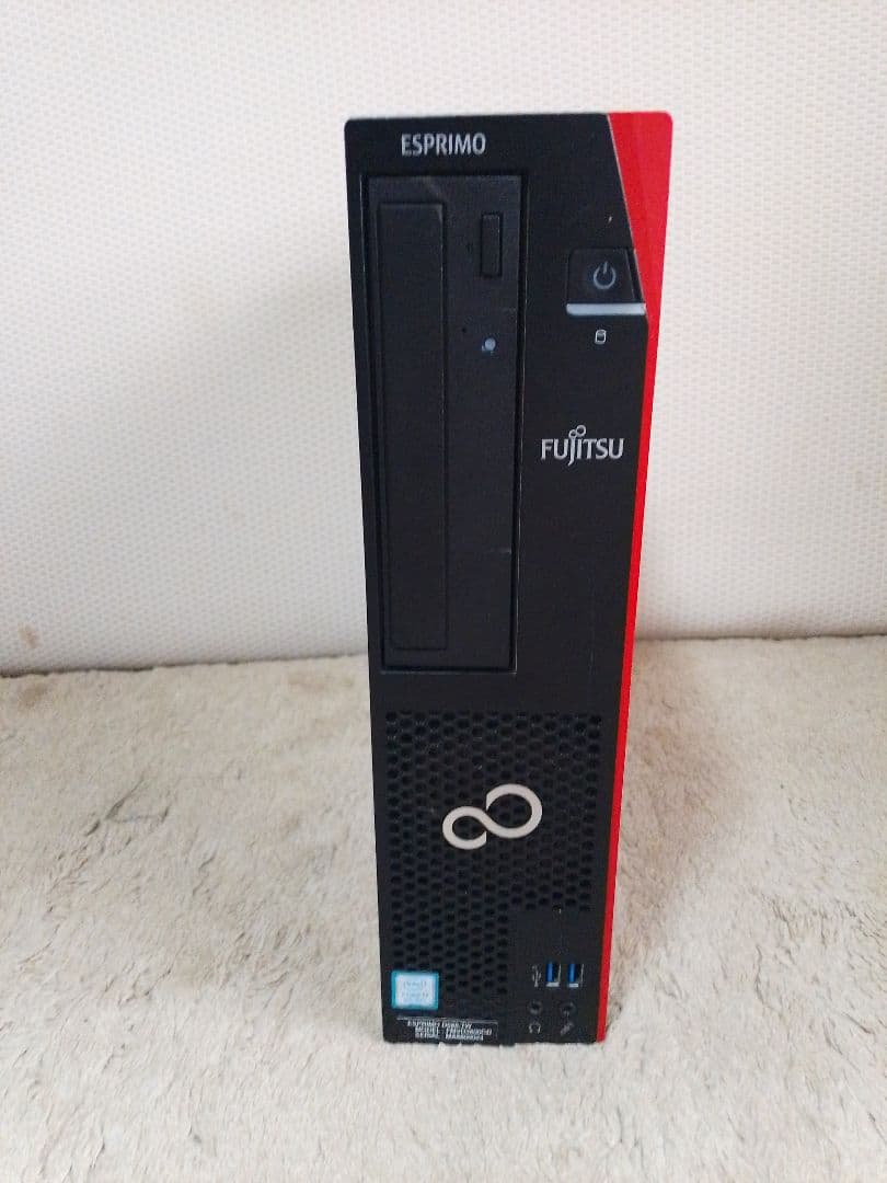 ESPRIMO D588/TW 8世代Core-i7 Radeon RX 550