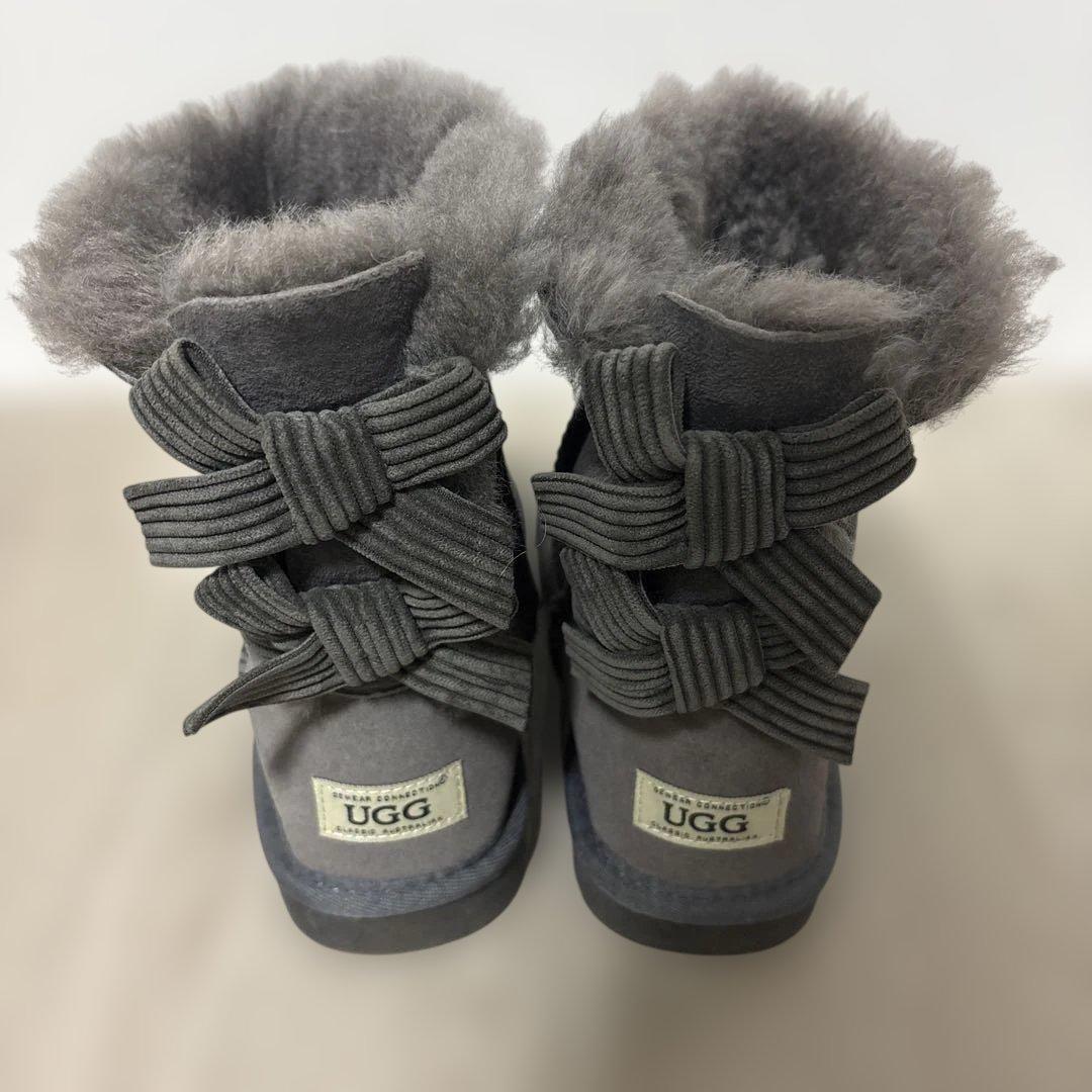 UGG グレー　リボン　ムートンブーツ　美品　24㎝　値下げ不可