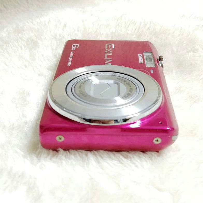 美品✨ CASIO EXILIM EX-ZS25 レッド バッテリー デジカメ