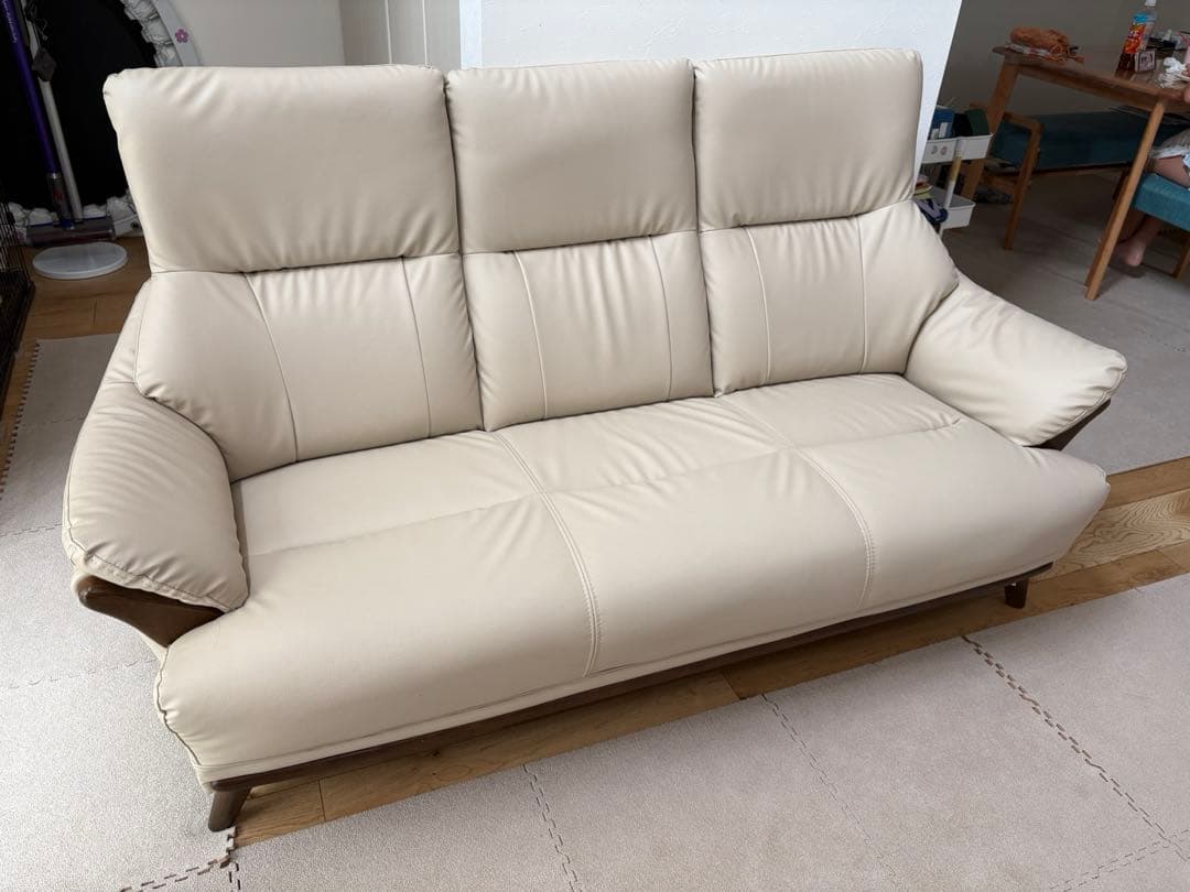 クリーム色 合成皮革 3人用ソファ