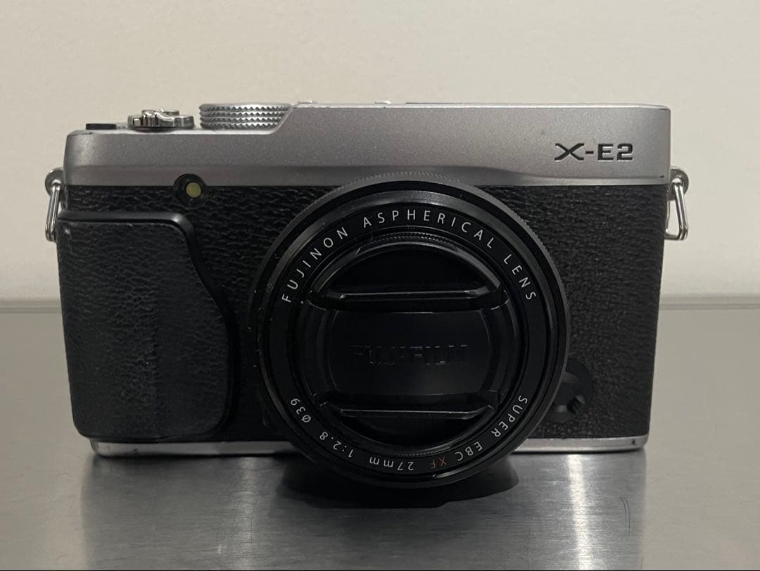 FujifilmX-E2シルバー 27パンケーキ&55-200ズーム 付属品多数