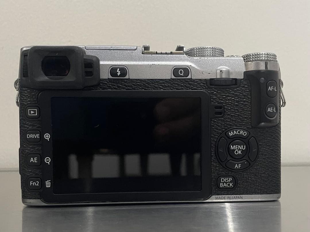 FujifilmX-E2シルバー 27パンケーキ&55-200ズーム 付属品多数