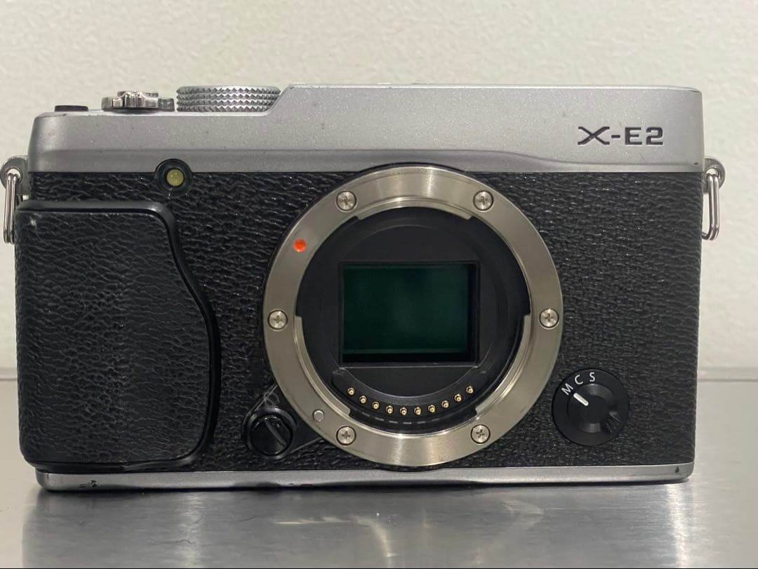 FujifilmX-E2シルバー 27パンケーキ&55-200ズーム 付属品多数