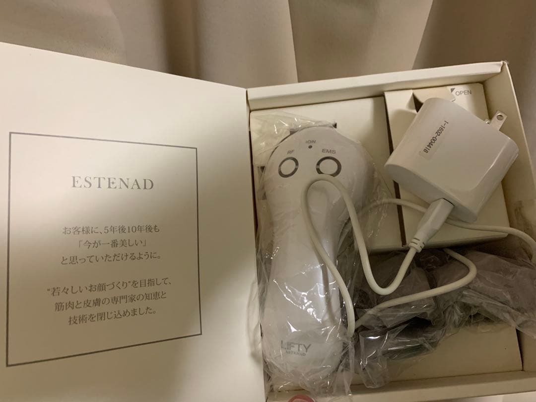 ESTENAD LIFTY 美顔器