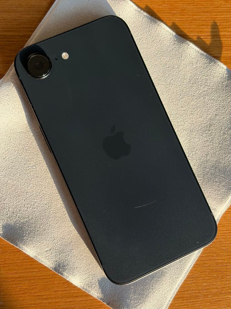 ほぼ未使用 iPhone 16e アメリカ版 128GB ブラック 本体のみ