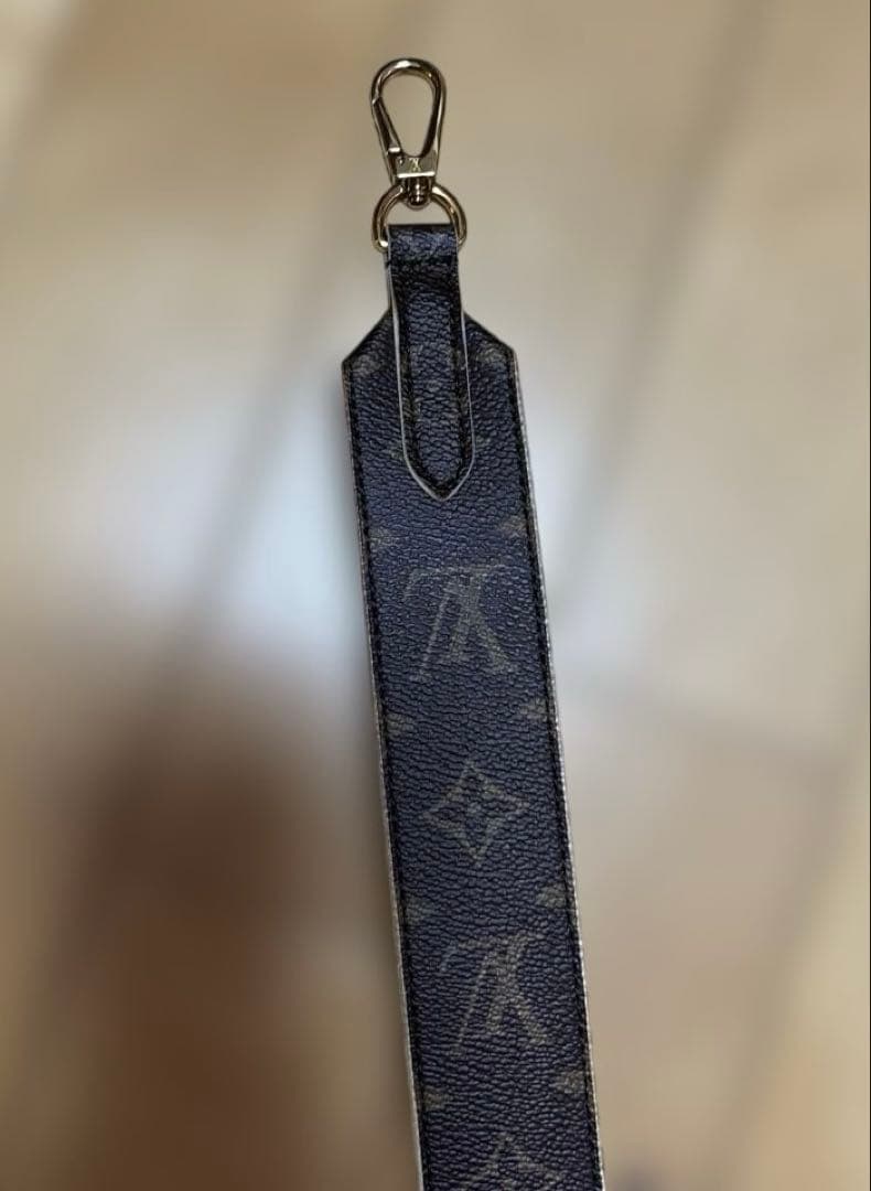 LOUIS VUITTONモノグラム LVショルダーストラップ