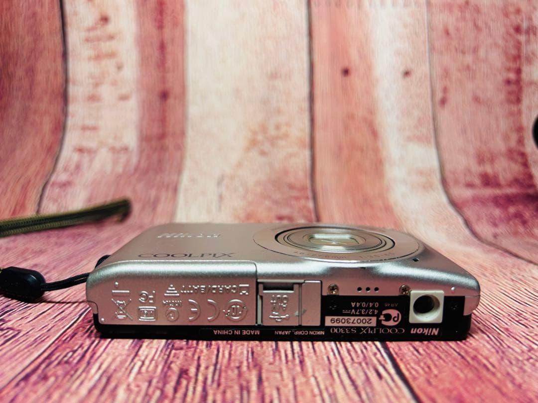 Nikon ニコン COOLPIX S3300 シルバー デジタル