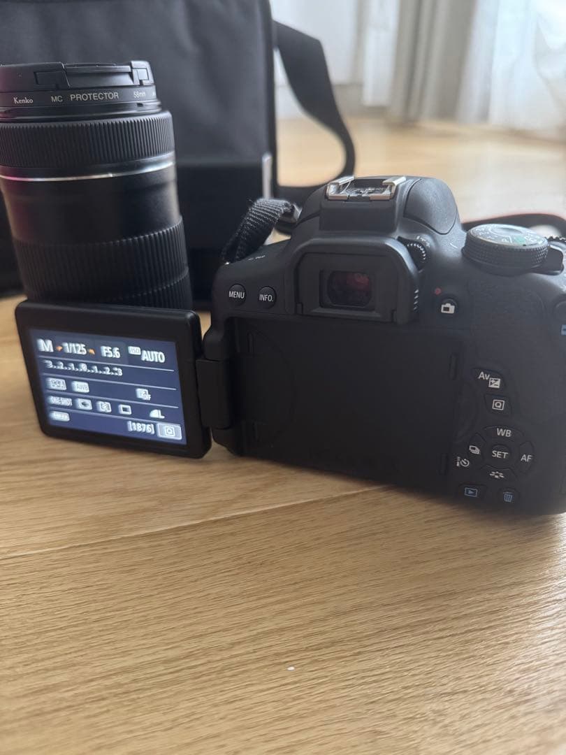 Canon EOS kiss x8i ダブルレンズカメラセット