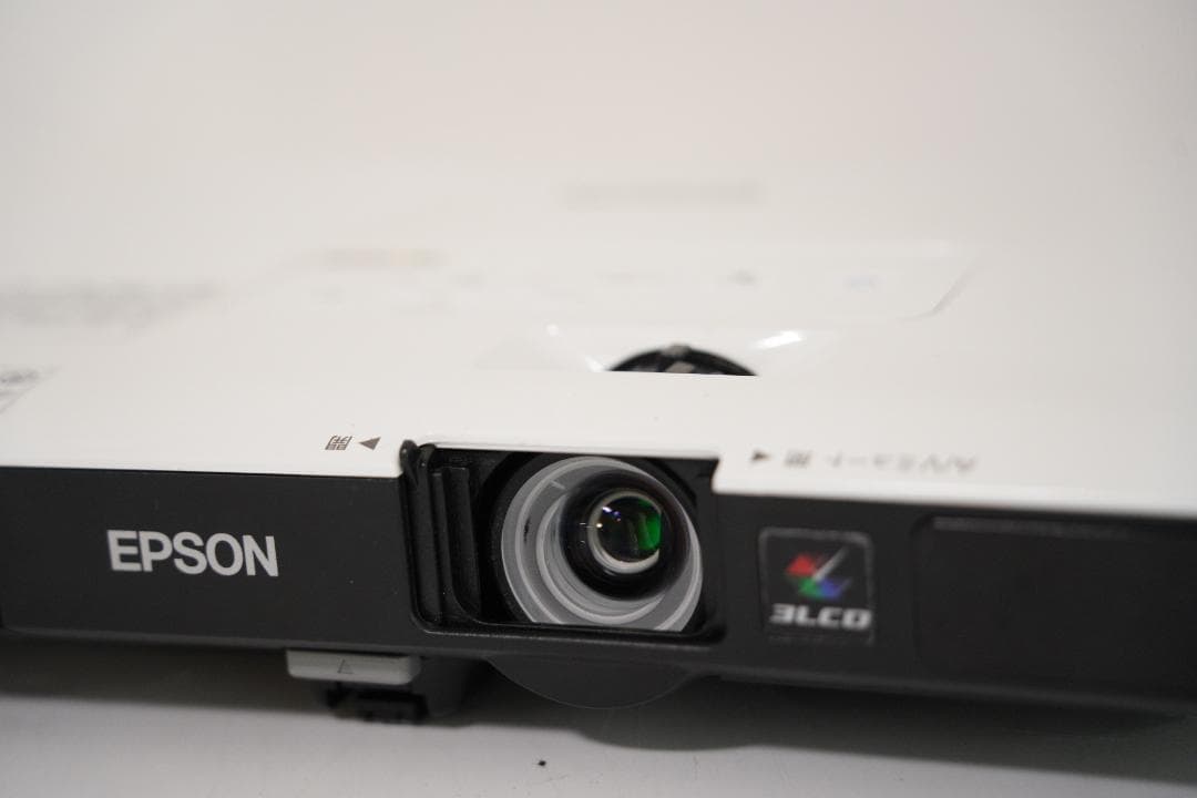 エプソン　ビジネスプロジェクター　EB-1780W 中古