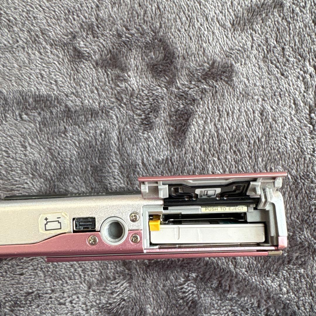 フジフィルム　FINEPIX Z5 ベビーピンク