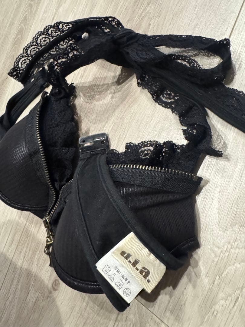 激レア！希少！d.i.a. 黒 レース付きビスチェ
