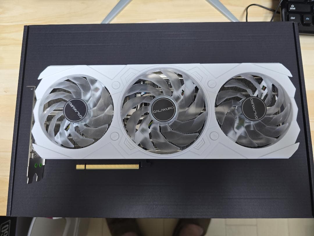 Rin　玄人志向　GeForce RTX4070 Ti SUPER