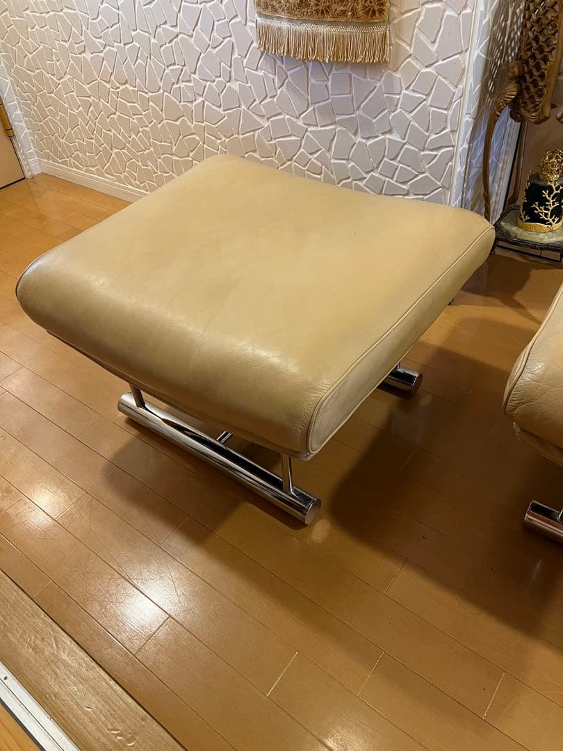 Rolf Benz ベージュ レザー オットマン ペアー(2脚での販売)