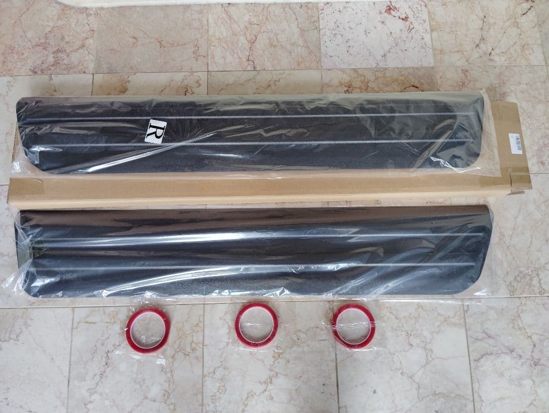 ジムニー JB64 、74サイドドアパネル 2枚セット　新品・未使用品 送料込み