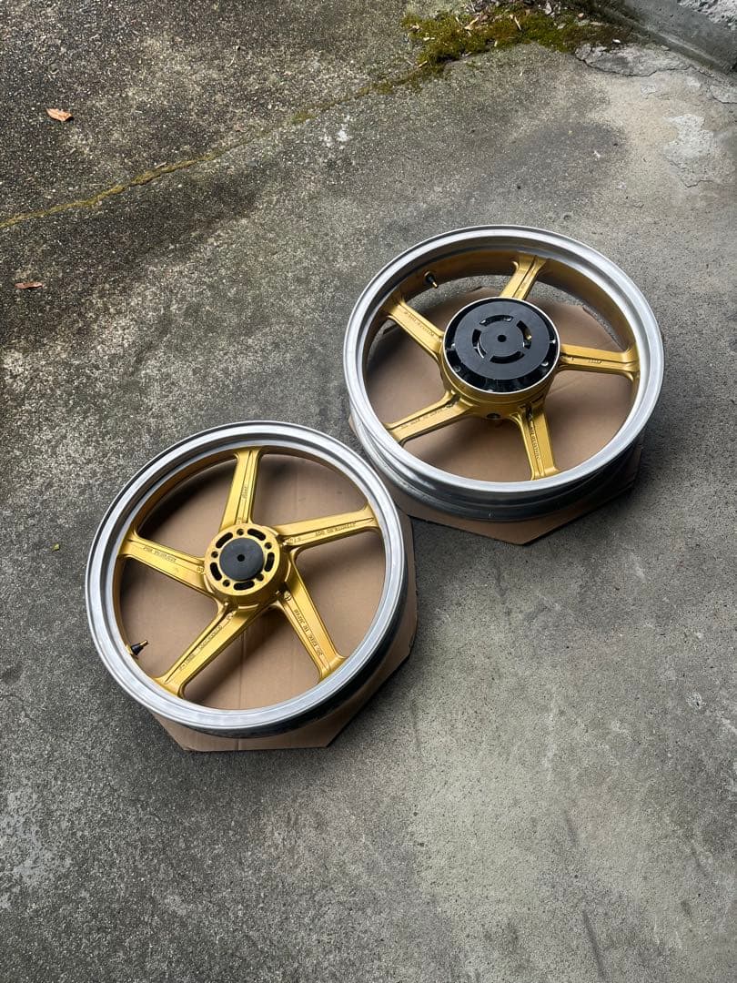 ゼファー400ホイール