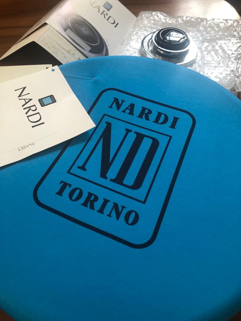 ナルディ　ハンドル　33パイ　ウッド　新品未使用