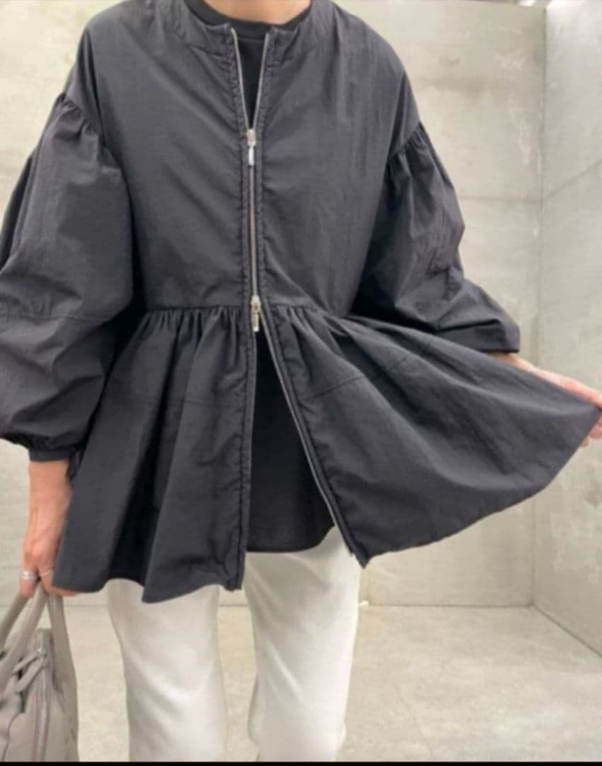 26400円　今季新品　ビアズリー　ペプラム　フレア　ジップ　ブルゾン　黒