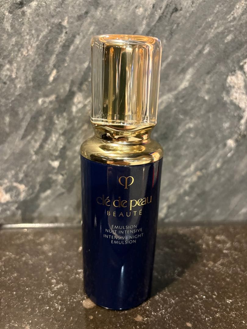 クレドポーボーテ　エマルションアンタンシヴ（ニュイ）夜用乳液