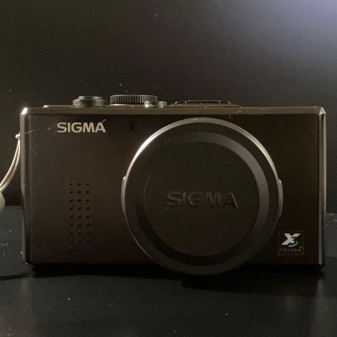 ジャンク美品　SIGMA DP1x コンパクトデジタルカメラ　バッテリー２個付
