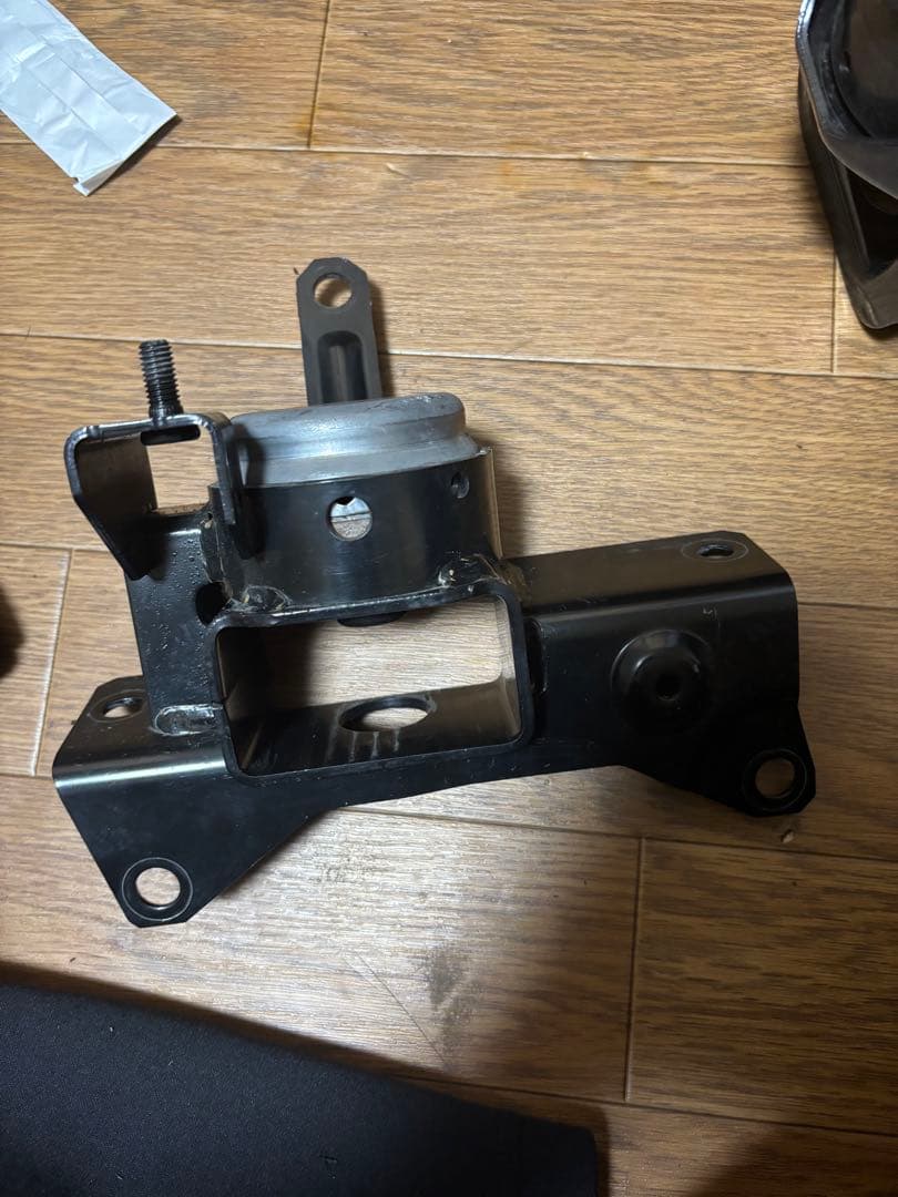 スイフトスポーツ　zc33s 純正エンジンマウント