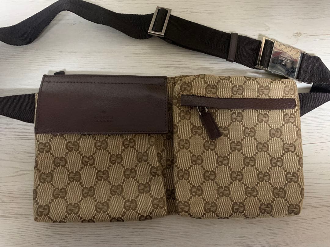 GUCCI　ボディーバッグ　ウェストポーチ　GG柄　キャンパス地