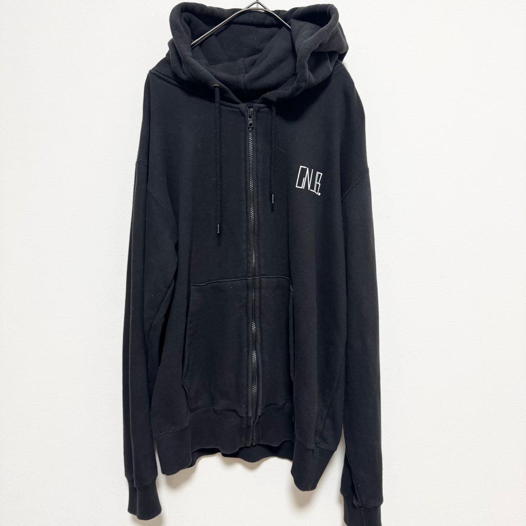 原因は自分にある。 パーカー