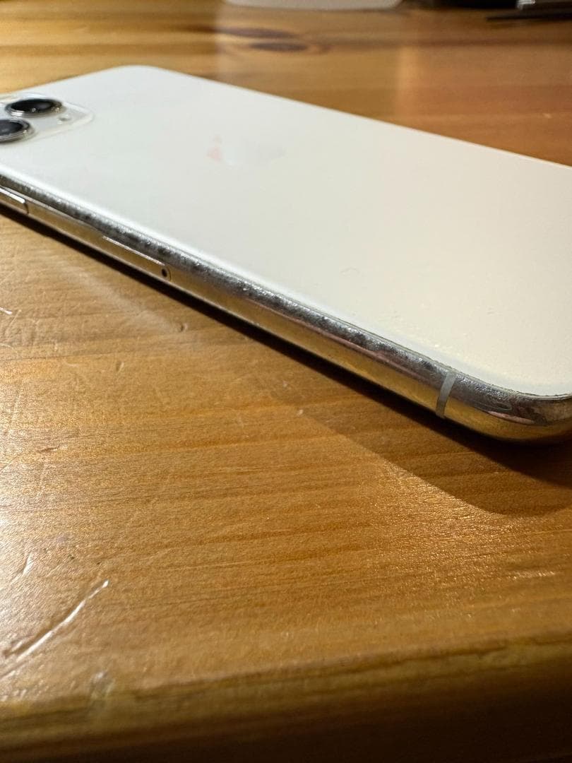 iPhone 11 Pro 256GB シルバー バッテリー70