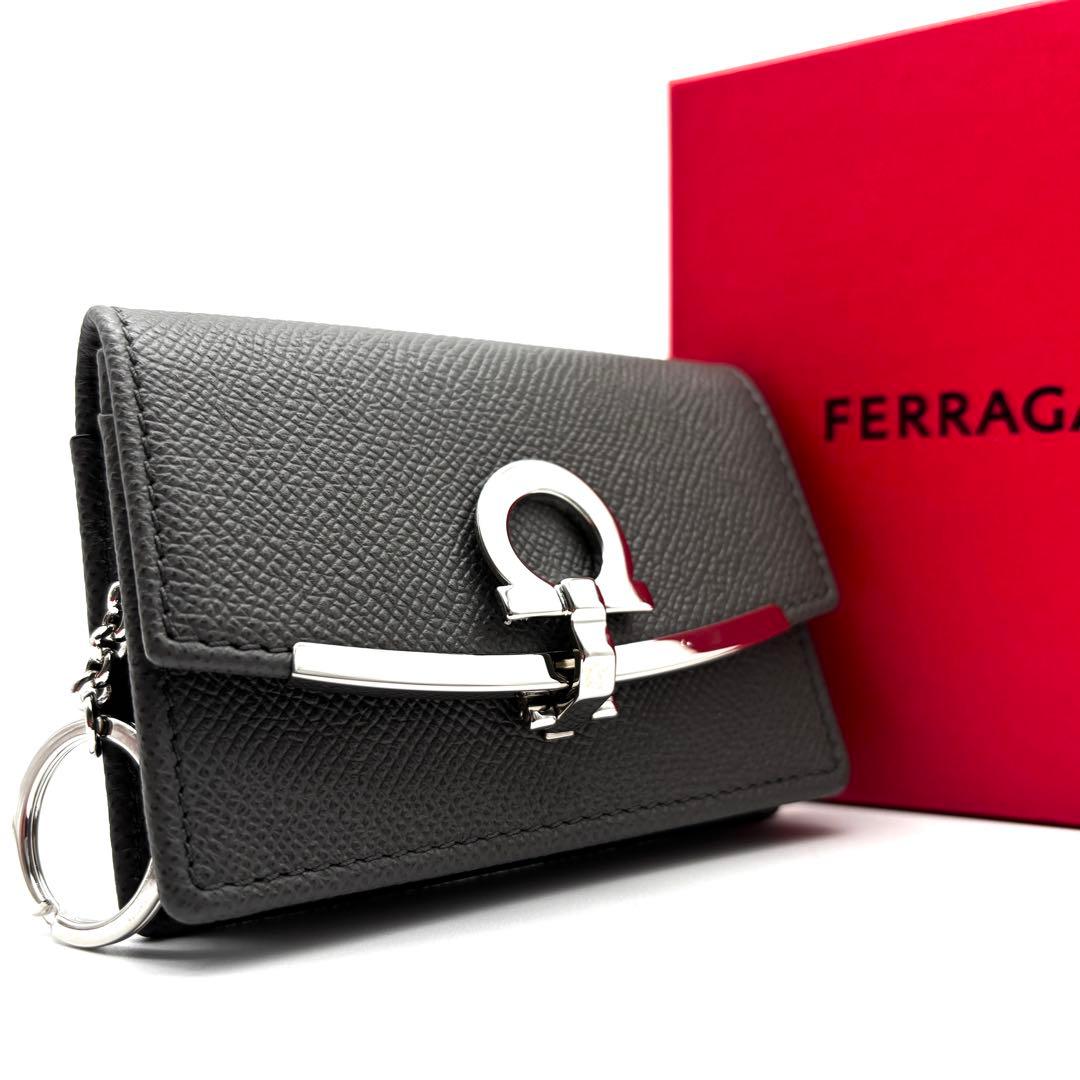 【未使用級】フェラガモ カードケース ガンチーニ グレー シルバー 名刺入れ