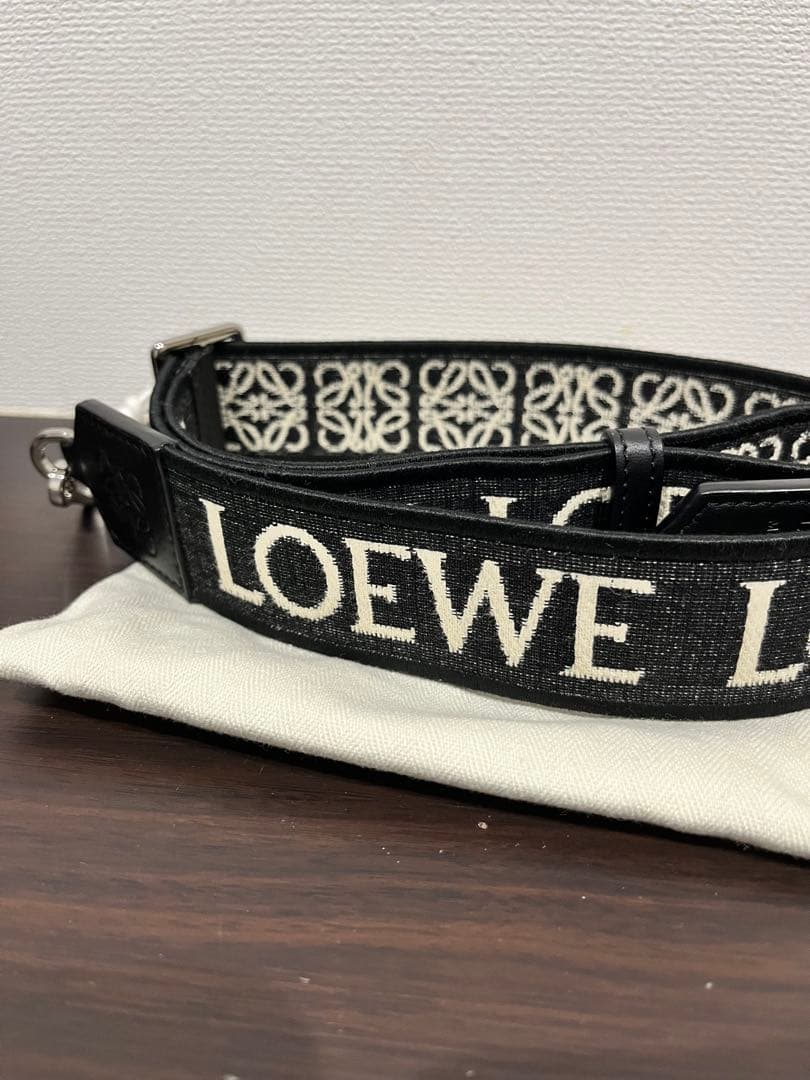 Loewe ロエベ アナグラムショルダーストラップ　ブラック