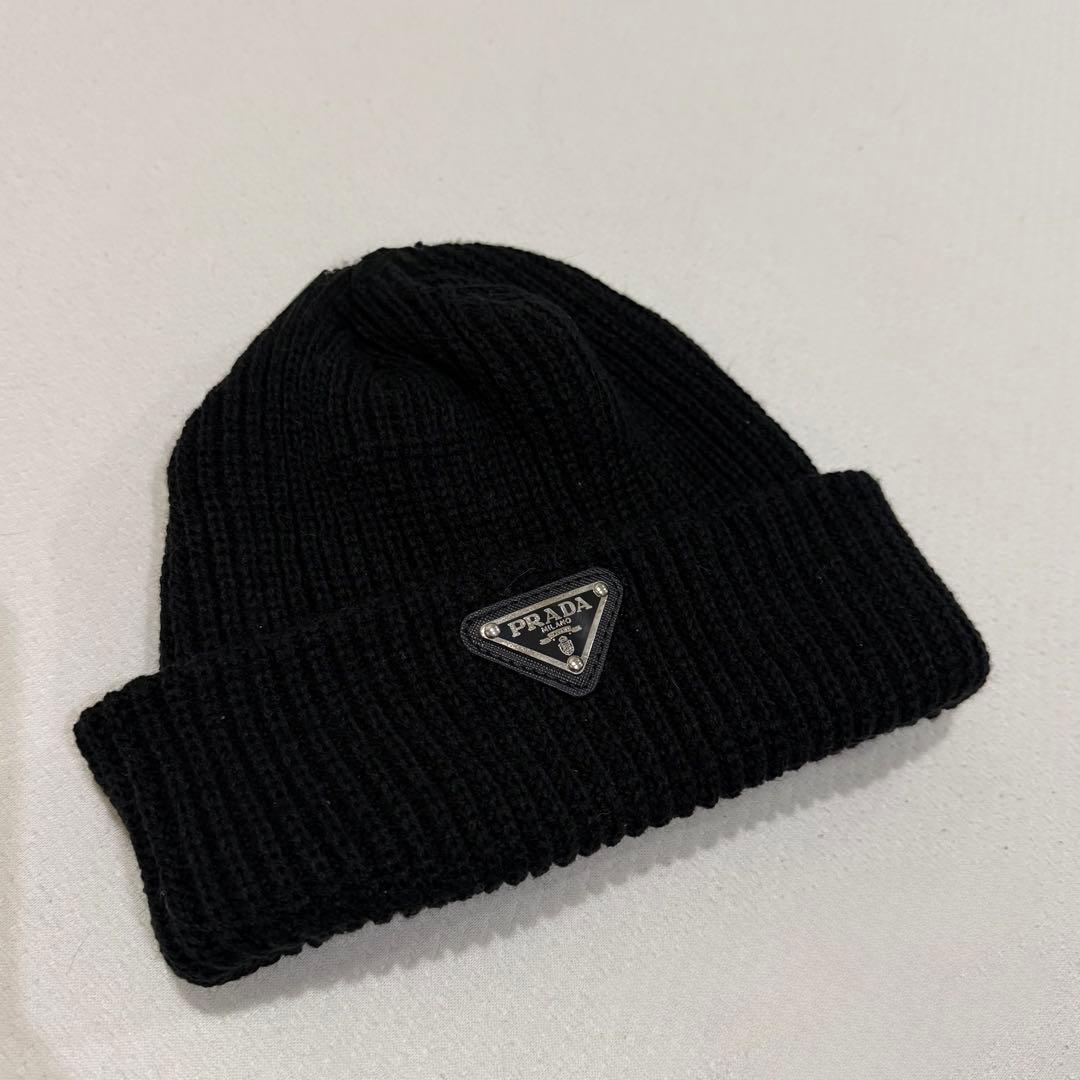 PRADA ブラック ノベルティ ニット帽 ロゴ