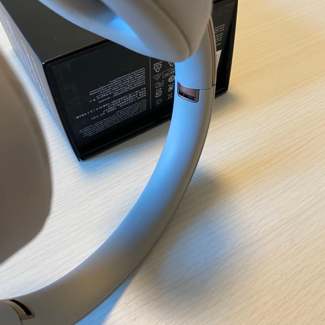 SOLO PRO ワイヤレスヘッドホン