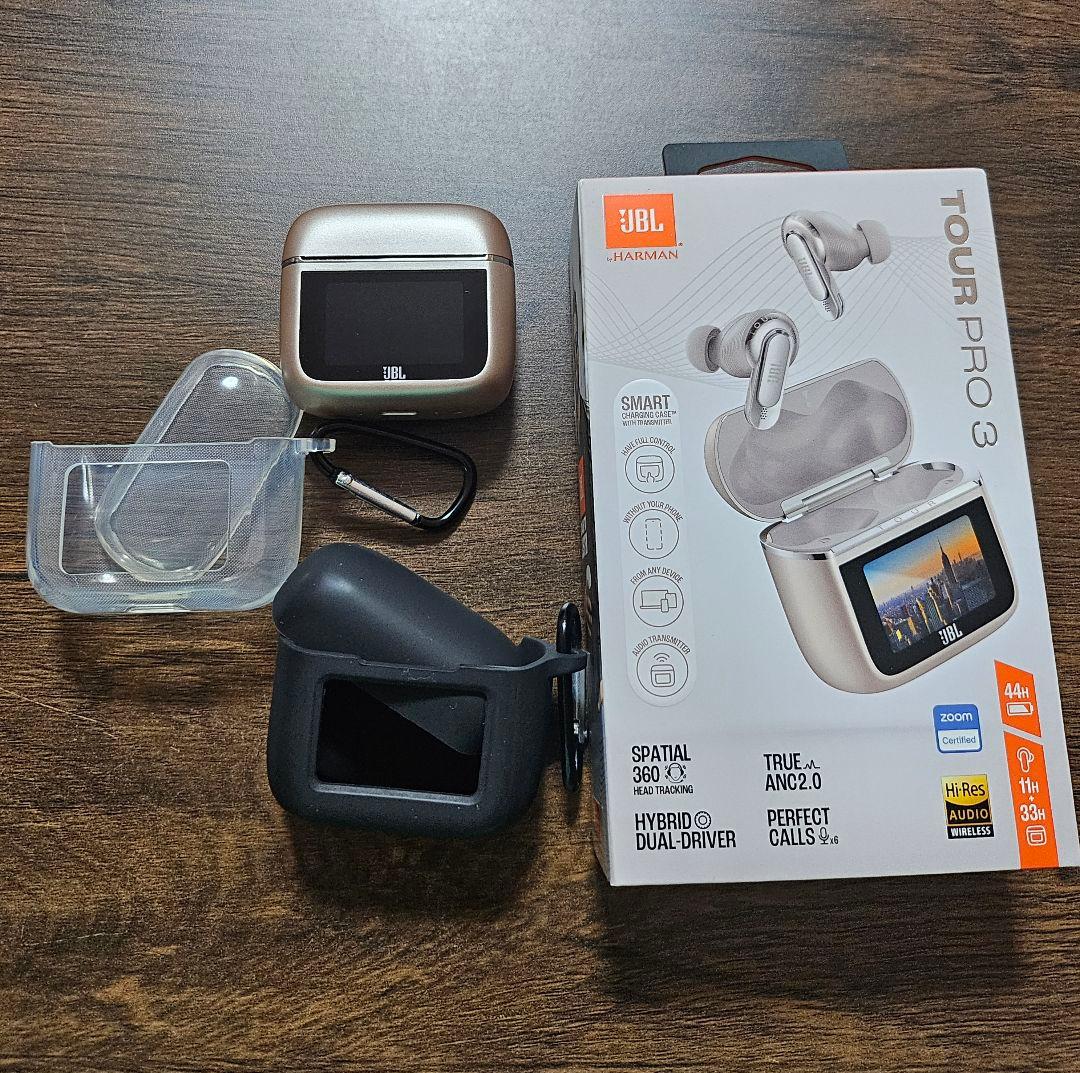 JBL Tour Pro 3 ワイヤレスイヤホン　ケース2種付属