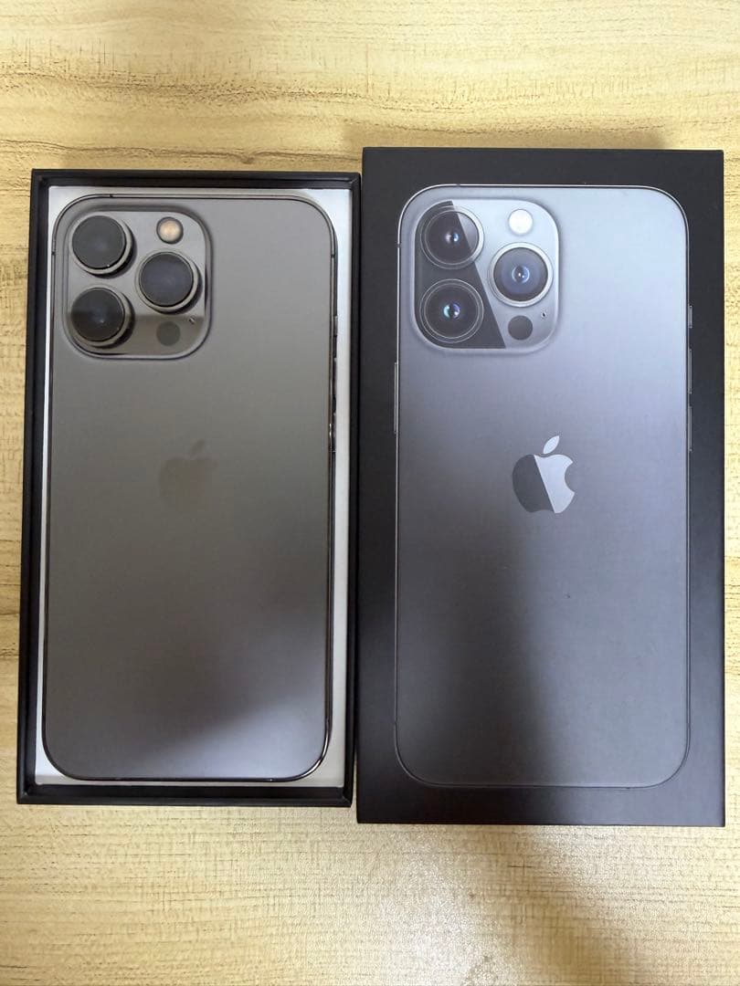 Apple iPhone 13 Pro グラファイトバッテリー93%