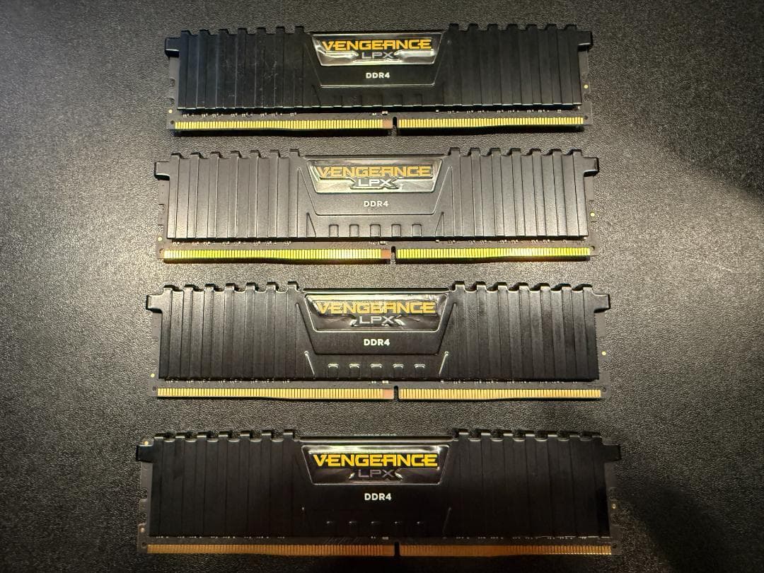 Corsair 32GB (2 x 8GB 2組) DDR4 2666