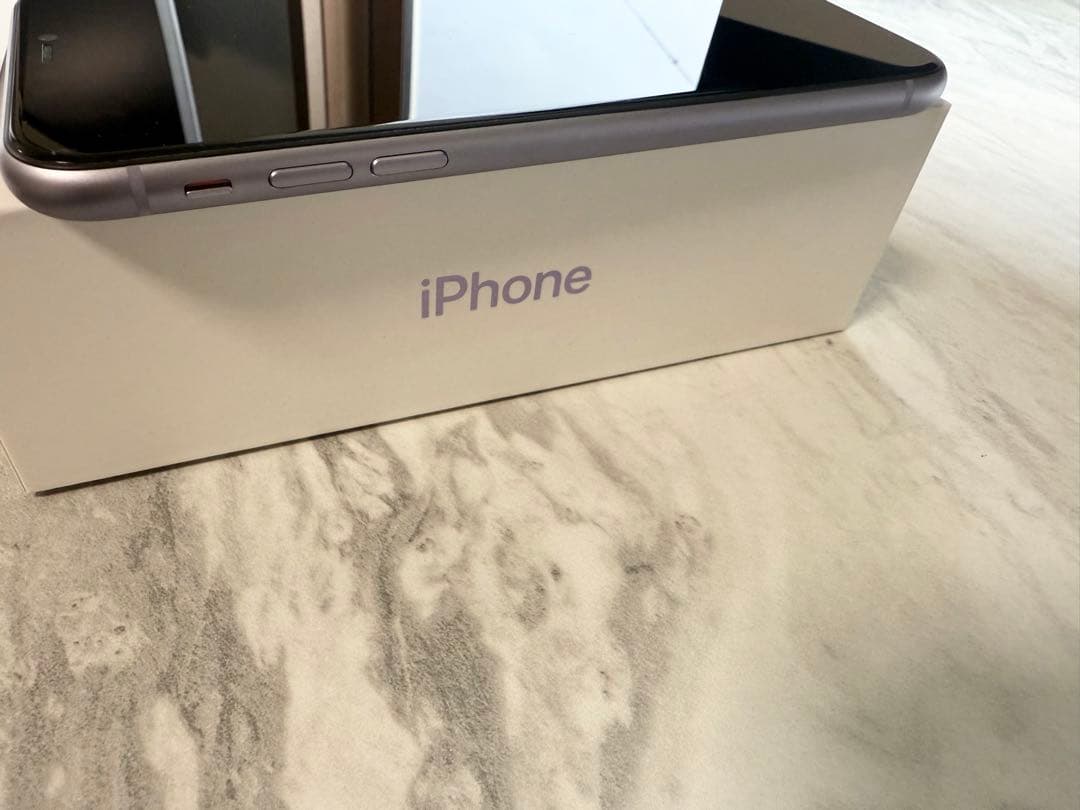 美品 iPhone 11 パープル 128GB