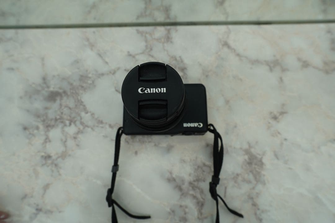 Canon ミラーレス一眼 ブラック 交換レンズ付き