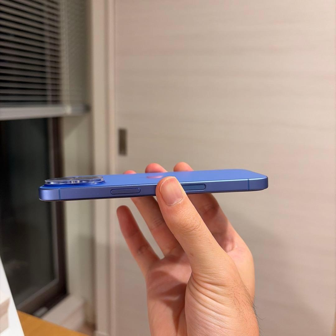 【傷なし/美品】iPhone 16 128GB ウルトラマリン