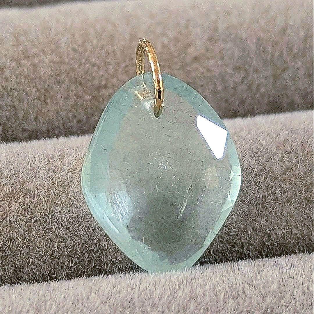 ♢miyumiyu♢K18 大粒アクアマリン ネックレスチャーム