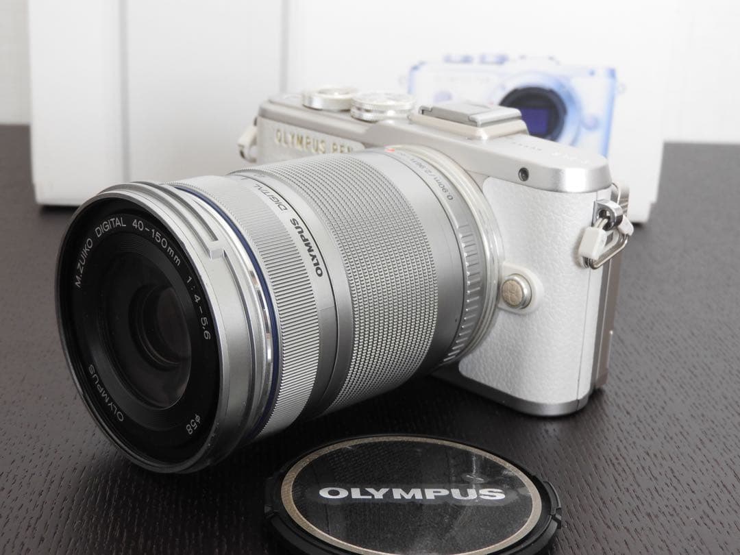 OLYMPUS PEN E-PL8 ダブルズーム ホワイト オリンパスミラーレス