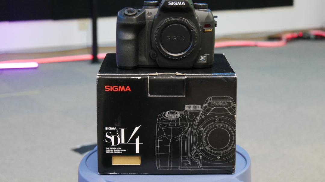 美品 SIGMA SD14 ボディ 箱・付属品あり